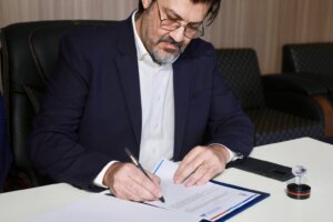 اتفاقيات تعاون مع المجتمع المدني